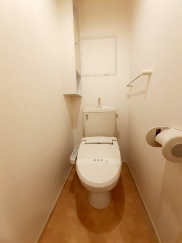 フローリッシュのトイレ|落ち着いた色調のトイレです