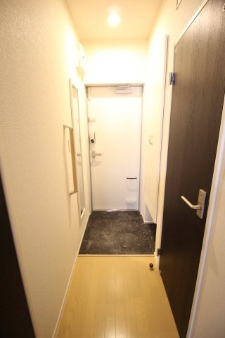 ミランダセレブⅡの玄関|明るい玄関です