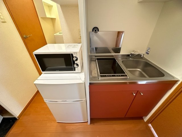 レオパレスエクセランのキッチン|コンパクトなキッチンで掃除もラクラク