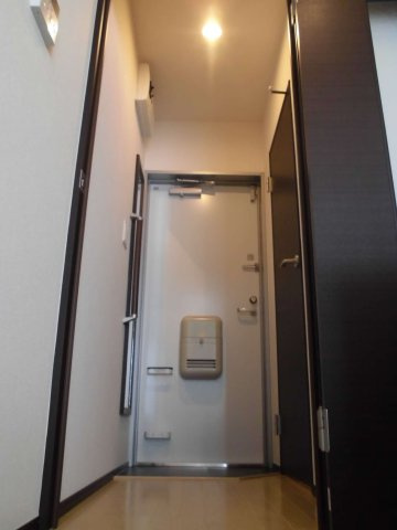 レオネクストＮＡＧＯＭＩの玄関|シンプルで使いやすい玄関です