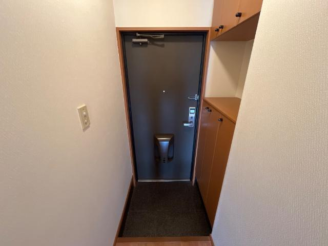 グランディール　チェリーの玄関|収納もある玄関です