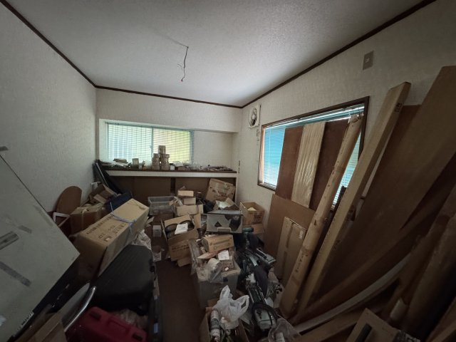 -三丁目不動産-　深谷市宿根　平成6年築事務所　の洋室|ゆったりした洋室です