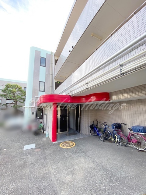 中郡大磯町大磯の賃貸マンションのエントランス