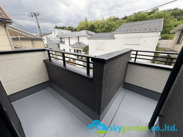 藤沢市本藤沢３期　新築戸建　全２棟2号棟のバルコニー|南西向きのバルコニー