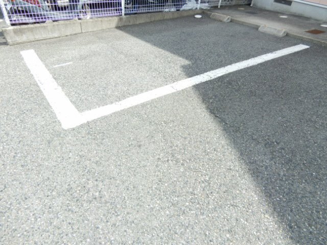 ガーデンハイツ大久保Ⅱの駐車場