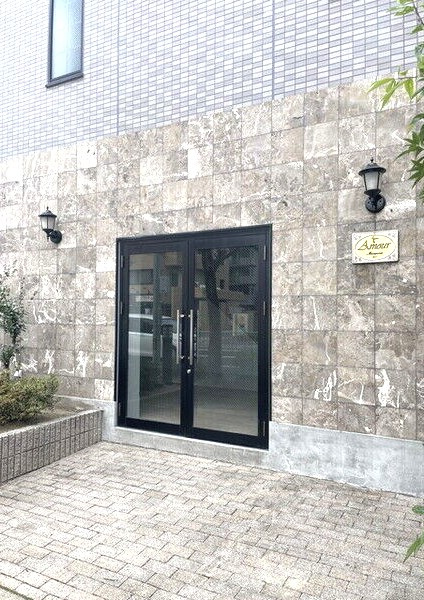 アムールMINERVAのエントランス