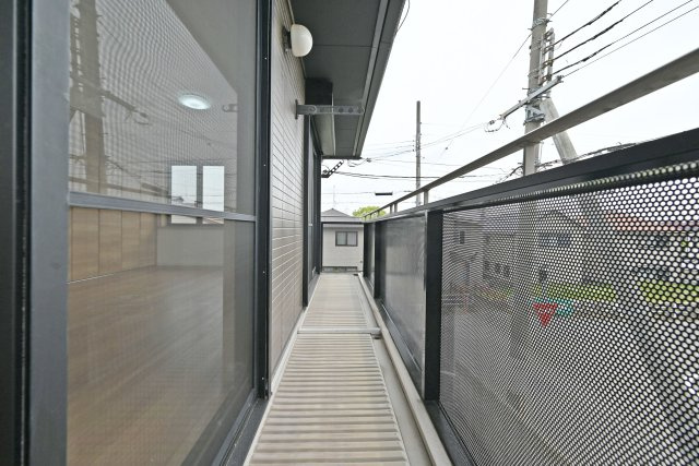 宝塚市売布1丁目中古一戸建て│4LDK＋駐車1台可のバルコニー|洗濯物の量が多い日でも、ゆとりを持って干すことができます。