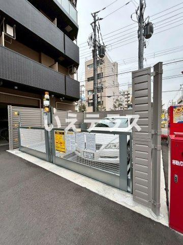 アドバンス神戸ラシュレの駐車場