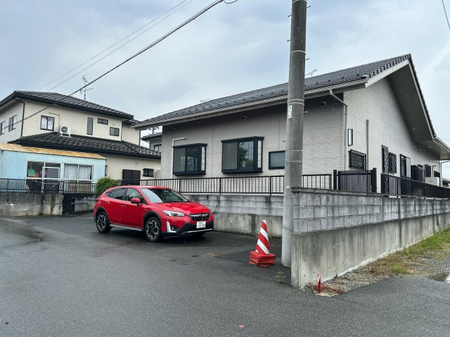相馬市新田 4LDK＋納戸 中古平屋住宅 陽当たり良好！ 不動産プラスの外観|土地も127坪と広めですので駐車スペースもたっぷり取れます。