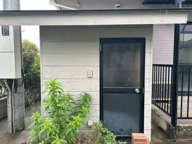 相馬市新田 4LDK＋納戸 中古平屋住宅 陽当たり良好！ 不動産プラスのその他|物置になります。雨さらしにならないように収納可能です。