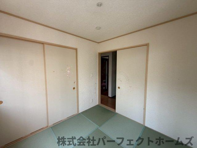 長尾台4丁目戸建の和室|明るい和室です