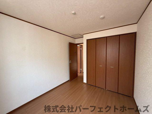 長尾台4丁目戸建の洋室|個人の部屋や寝室として使える洋室です
