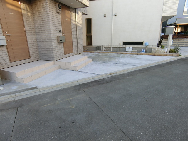 グランメール万願寺の駐車場