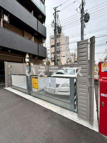 アドバンス神戸ラシュレの駐車場