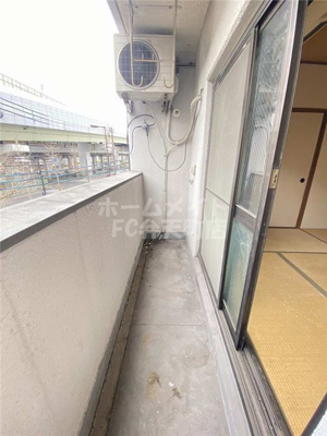 【バルコニー】 | 菊川マンション | バルコニーで洗濯物が干せます