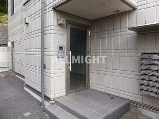 川崎市麻生区上麻生７丁目の賃貸マンションのエントランス|★お部屋探しはオールマイト不動産までご相談下さい♪【044-543-9135】