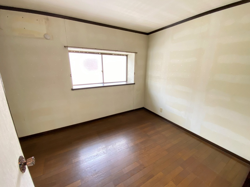 南別府3丁目一戸建の洋室
