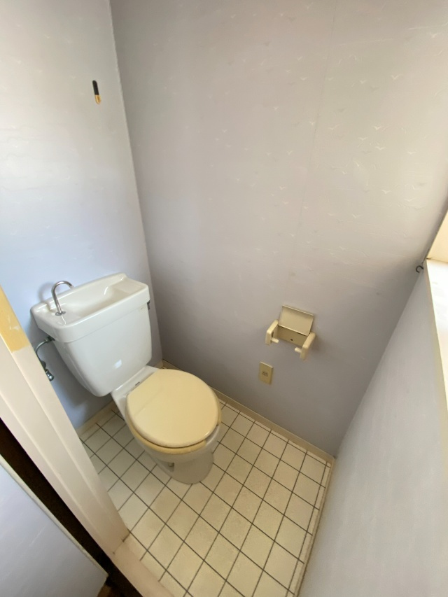 南別府3丁目一戸建のトイレ
