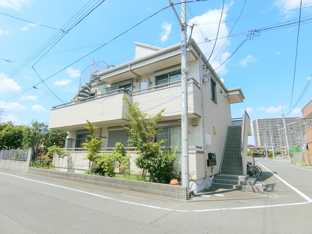 ＫＯＭＡＺＡＷＡメゾンの外観