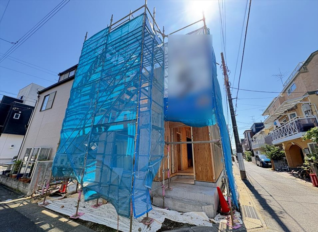 【外観】 | 富士見市水谷東2丁目　新築一戸建住宅　全1棟　(丸井志木店) | 販売現地／2026年7月10日撮影　
約36坪超のゆとりある敷地でのびのびとした暮らし
