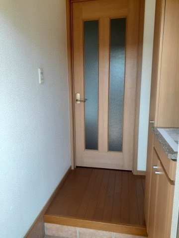 【玄関】 | ソレイユ友Ｂ棟 | 収納もある玄関です