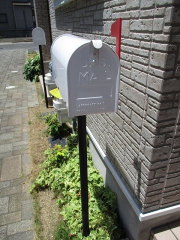 寝屋川市高柳６丁目のアパートのエントランス