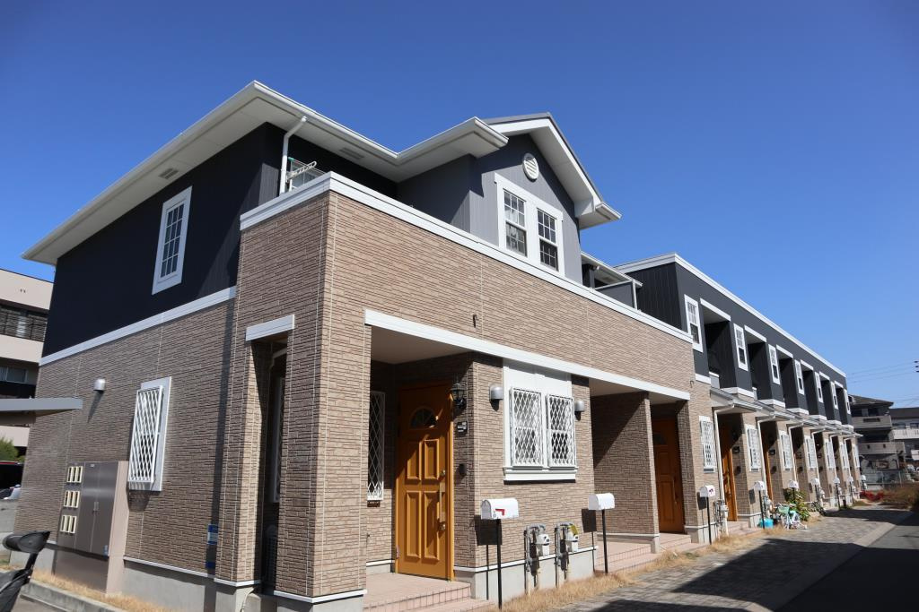 寝屋川市高柳６丁目のアパートの外観