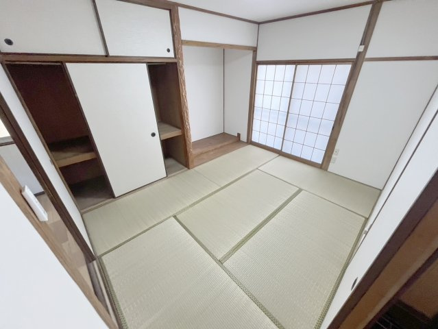南幸町借家の内装