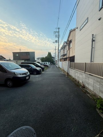 玉串元町2丁目　中古戸建の前面道路含む現地写真
