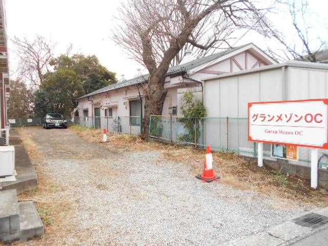 グランメゾンＯＣの駐車場