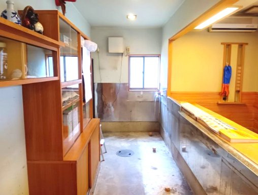 売中古戸建　焼津市石津中町のキッチン|お客様との対面カウンターキッチンは調理場としてお使いいただけます！