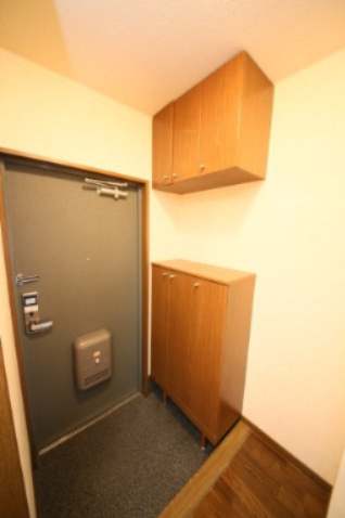 プリムローズの玄関|※反転間取り別部屋の写真を引用しております。