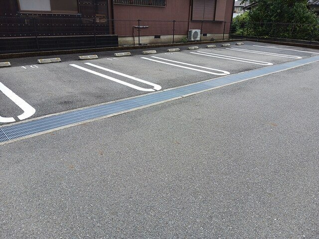 ソレイユ　ラ・メゾンの駐車場