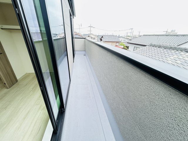 新築　前橋市天川原町１丁目　LIGNAGE　１号棟のバルコニー|現地写真　日当たりの良いバルコニーはお洗濯物もよく乾きそうです◎
　