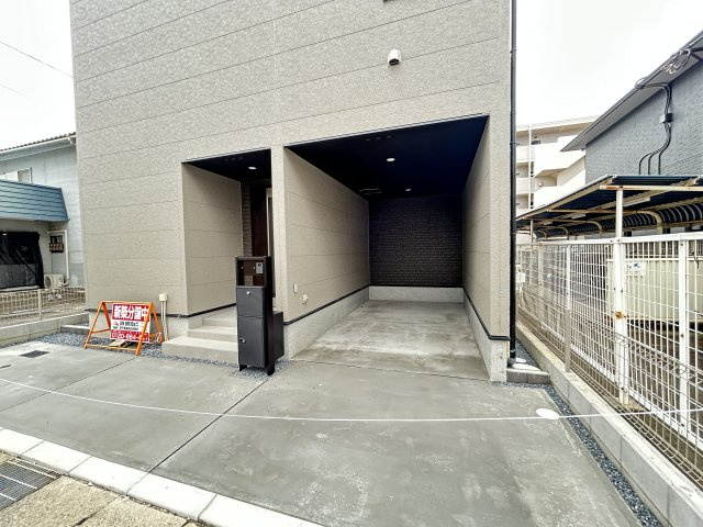 新築　前橋市天川原町１丁目　LIGNAGE　１号棟の駐車場|現地写真　駐車スペースは2台分可能です！
