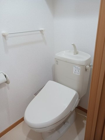 ヴィラ・クリオネＢのトイレ|シンプルで使いやすいトイレです