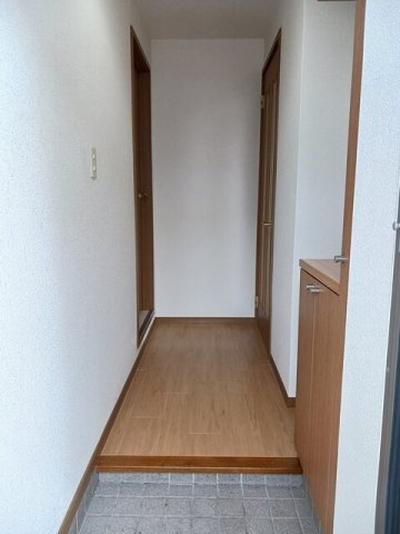 カサ　モデルナ　Ⅱの玄関|きれいな玄関です