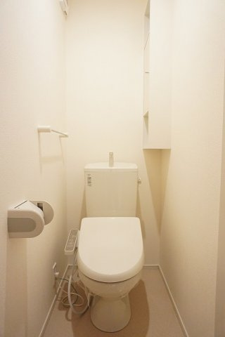 フィールドビーチ八万Ｂのトイレ|ゆったりとした空間のトイレです