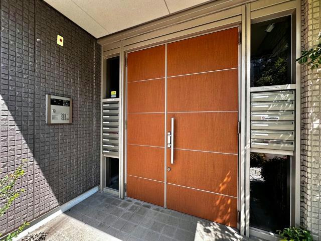 BEREO栗山のエントランス
