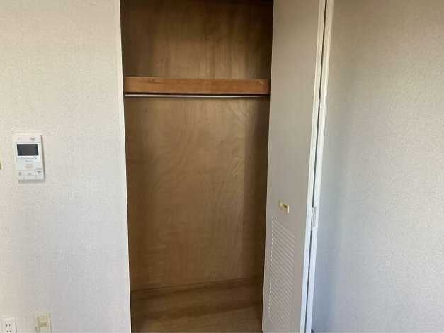 ソレイユ駒沢　バストイレ別　室内洗濯機置き場　オートロックの収納