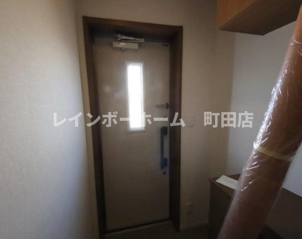西鶴間KIガーデンズ　壱番館※初期費用分割後払いサービス利用可能物件の玄関