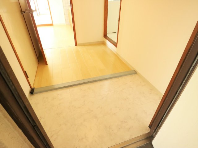 延命寺マンションの玄関