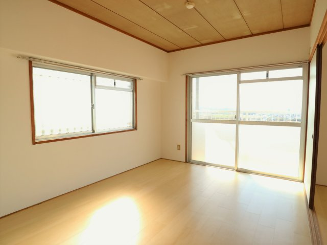 延命寺マンションの洋室
