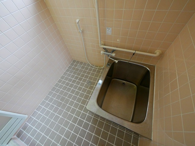 川上町戸建の浴室