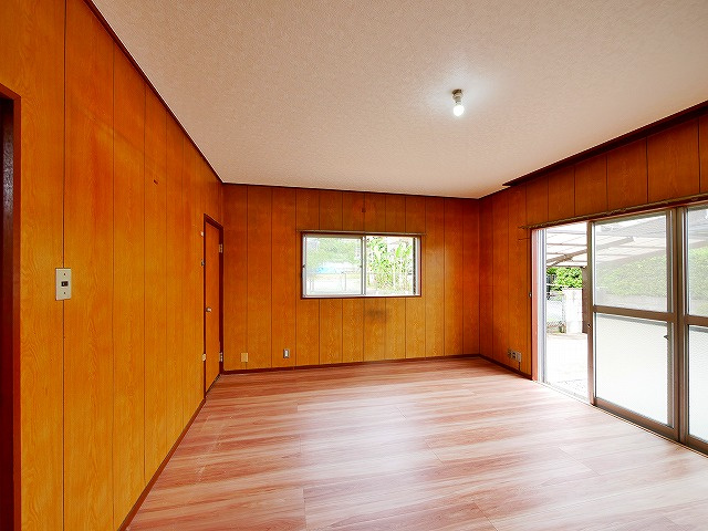 川上町戸建の居間・リビング