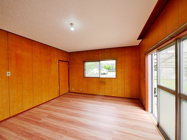 川上町戸建の居間・リビング