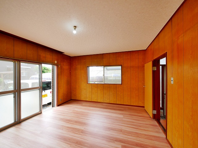 川上町戸建の居間・リビング