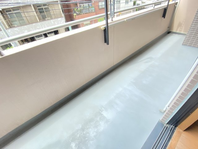 INSURANCE BLDG.XⅠXのバルコニー