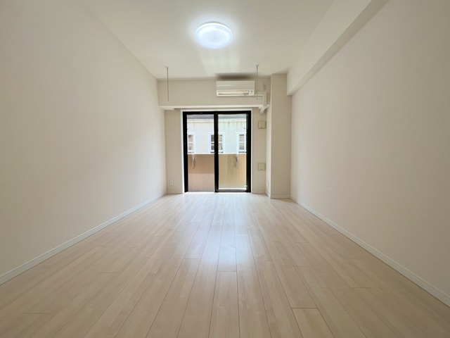 代官山コートヒルズの居間・リビング|★キレイなフローリングのお部屋です★