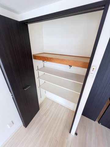 大阪市鶴見区鶴見４丁目の賃貸マンションの収納